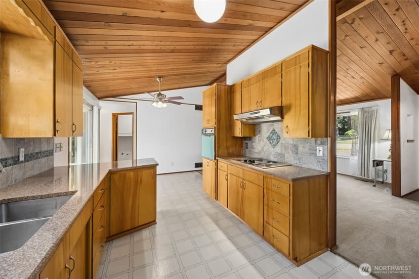 Property photo for 12502 Bingham Avenue E, Tacoma photo 12