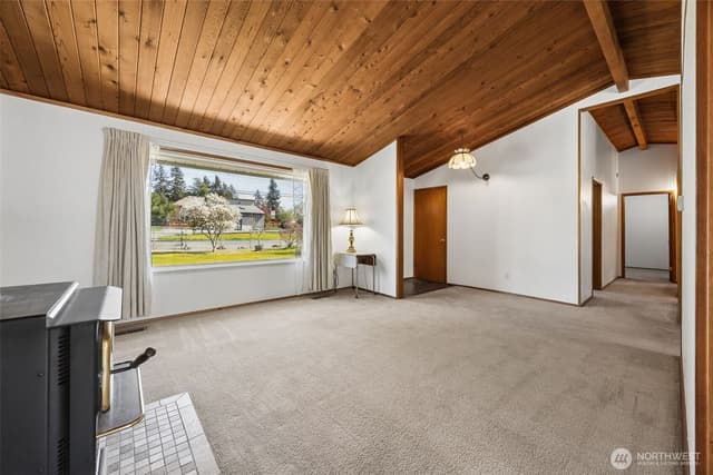 Property photo for 12502 Bingham Avenue E, Tacoma photo 5