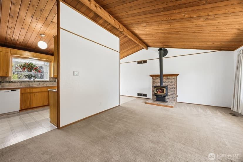 Property photo for 12502 Bingham Avenue E, Tacoma photo 4