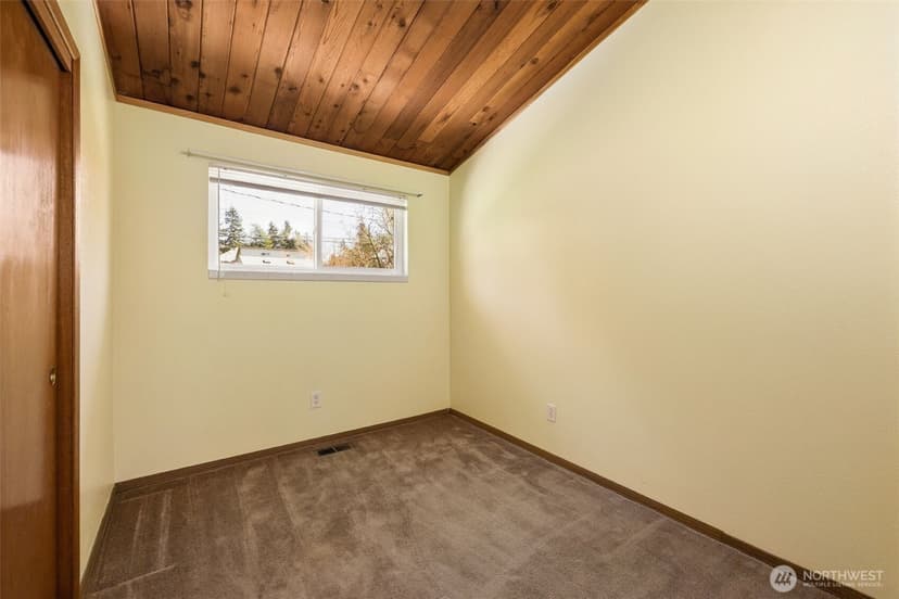 Property photo for 12502 Bingham Avenue E, Tacoma photo 13