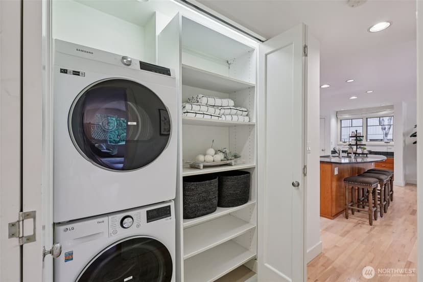 Property photo for 8021 SE 57th Street, Mercer Island photo 19
