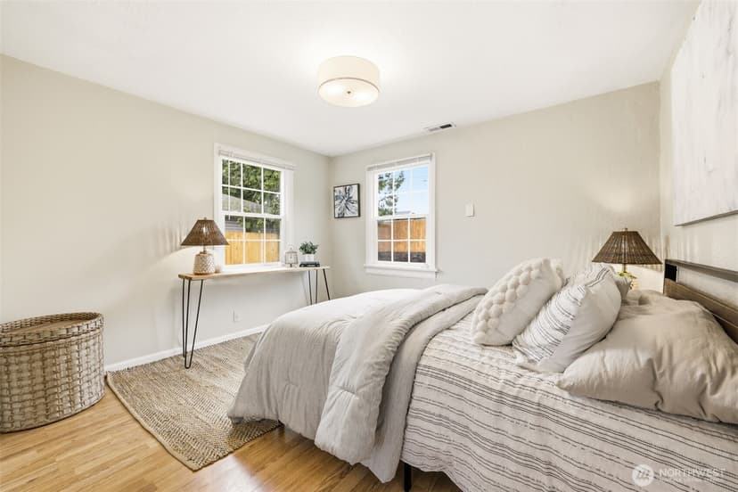 Property photo for 317 SW 124th Street, Seattle photo 11