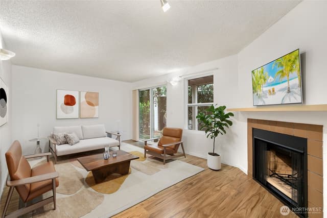 Property photo for 19857 25th Avenue NE #105, Shoreline photo 3