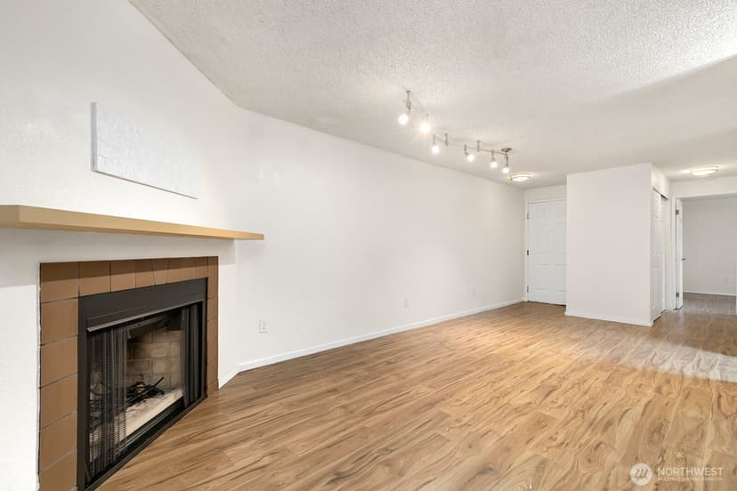 Property photo for 19857 25th Avenue NE #105, Shoreline photo 6