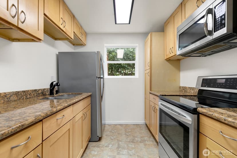 Property photo for 19857 25th Avenue NE #105, Shoreline photo 8