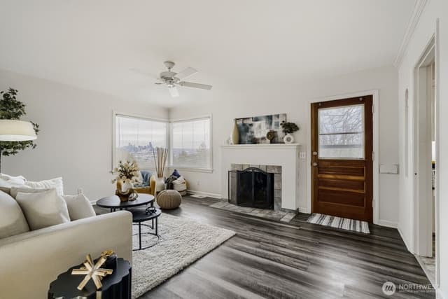 Property photo for 4731 35th Avenue SW, Seattle photo 5