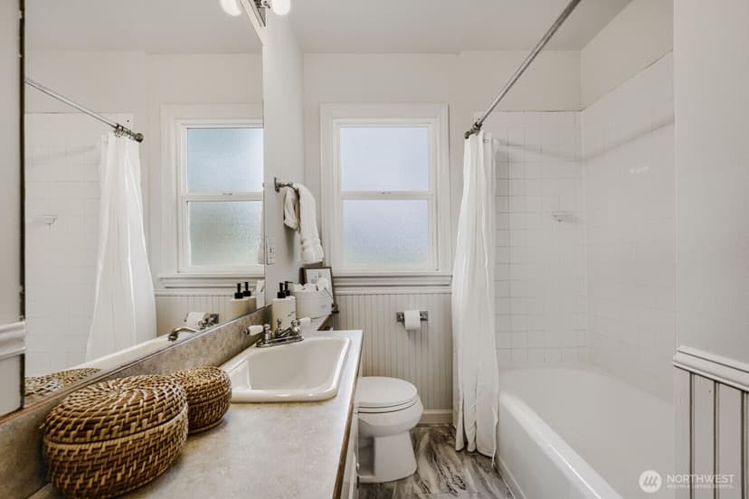 Property photo for 4731 35th Avenue SW, Seattle photo 23