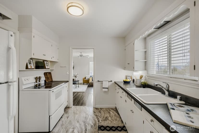 Property photo for 4731 35th Avenue SW, Seattle photo 9