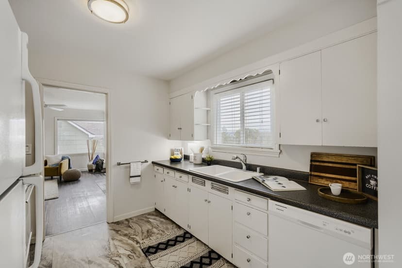 Property photo for 4731 35th Avenue SW, Seattle photo 13