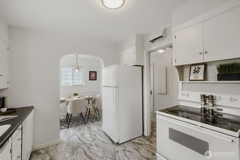 Property photo for 4731 35th Avenue SW, Seattle photo 12