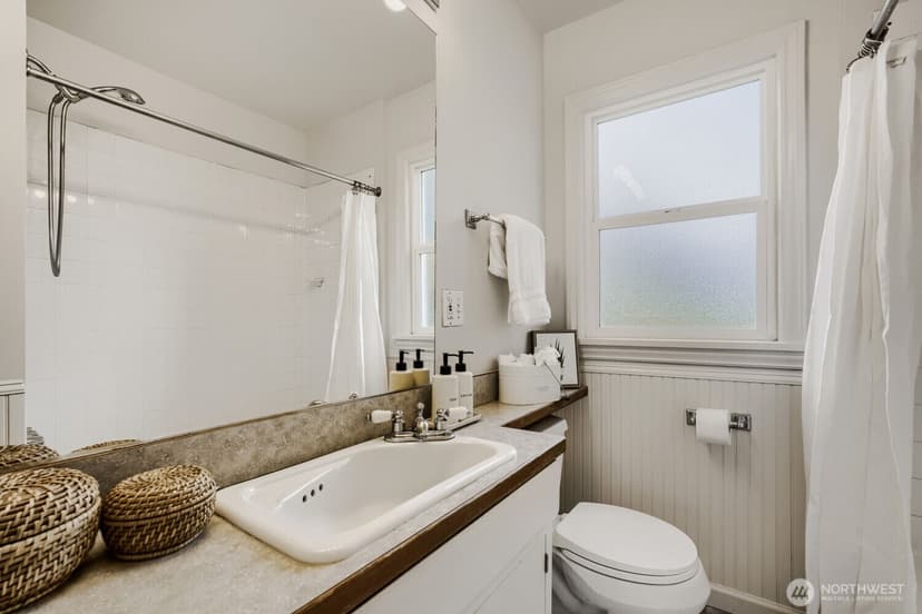 Property photo for 4731 35th Avenue SW, Seattle photo 24