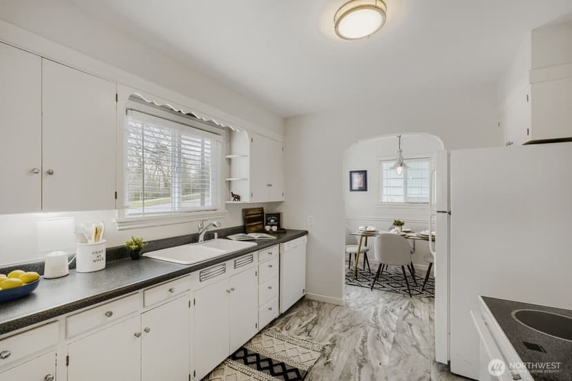 Property photo for 4731 35th Avenue SW, Seattle photo 10