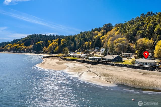 Property photo for 27518 Sandy Shores Drive SW, Vashon photo 2