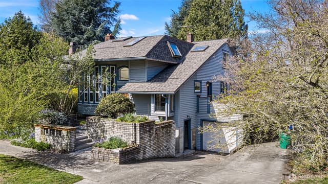 Property photo for 2422 E Louisa Street, Seattle