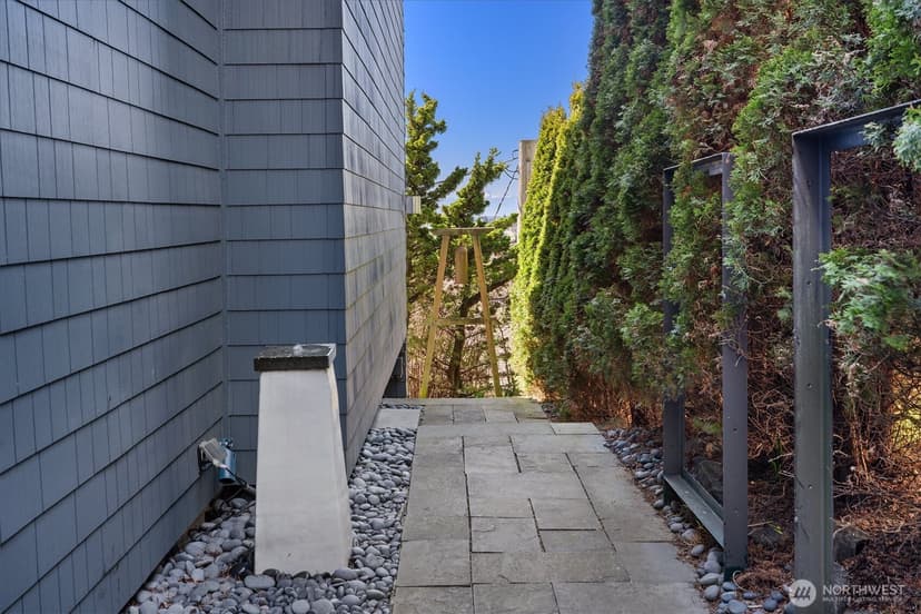 Property photo for 1953 9th Avenue W, Seattle photo 4