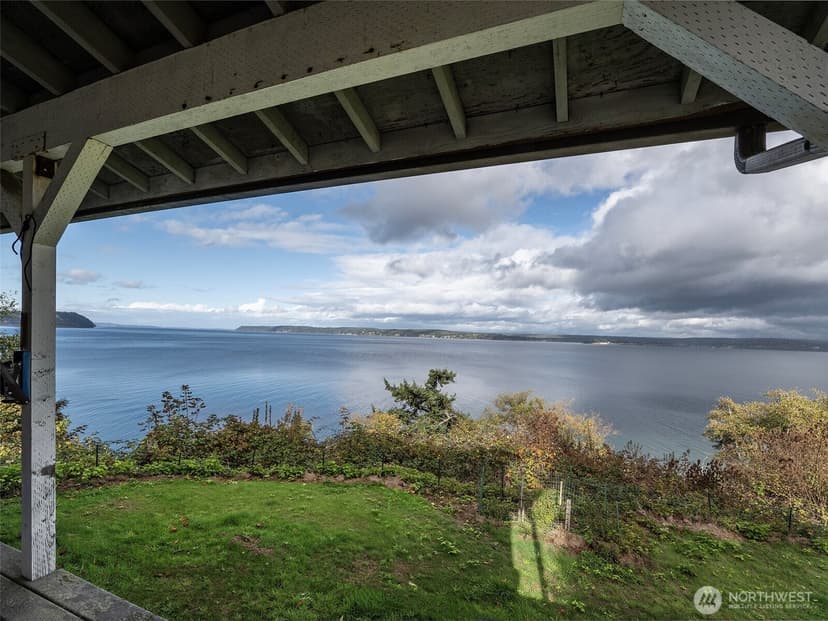 Property photo for 26 E Port Gardner Dr, Everett photo 3