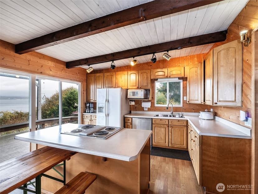 Property photo for 26 E Port Gardner Dr, Everett photo 5