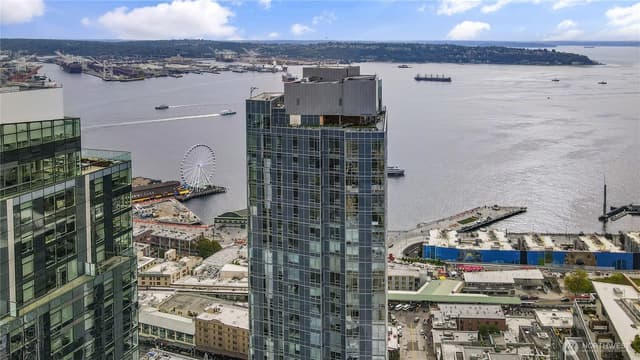 Property photo for 121 Stewart Street #3504, Seattle photo 2