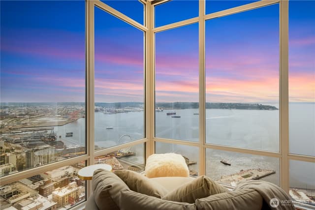 Property photo for 121 Stewart Street #3504, Seattle photo 3
