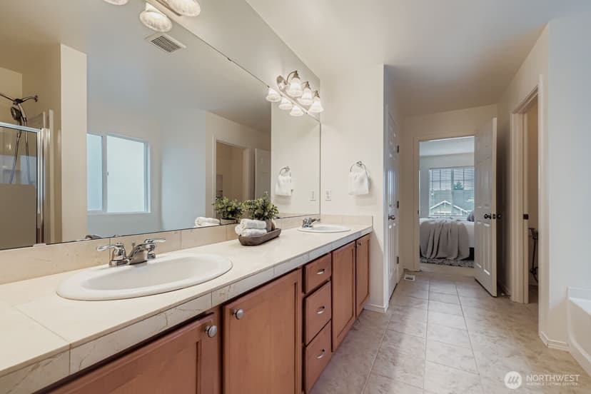 Property photo for 20402 124th Avenue NE, Bothell photo 19