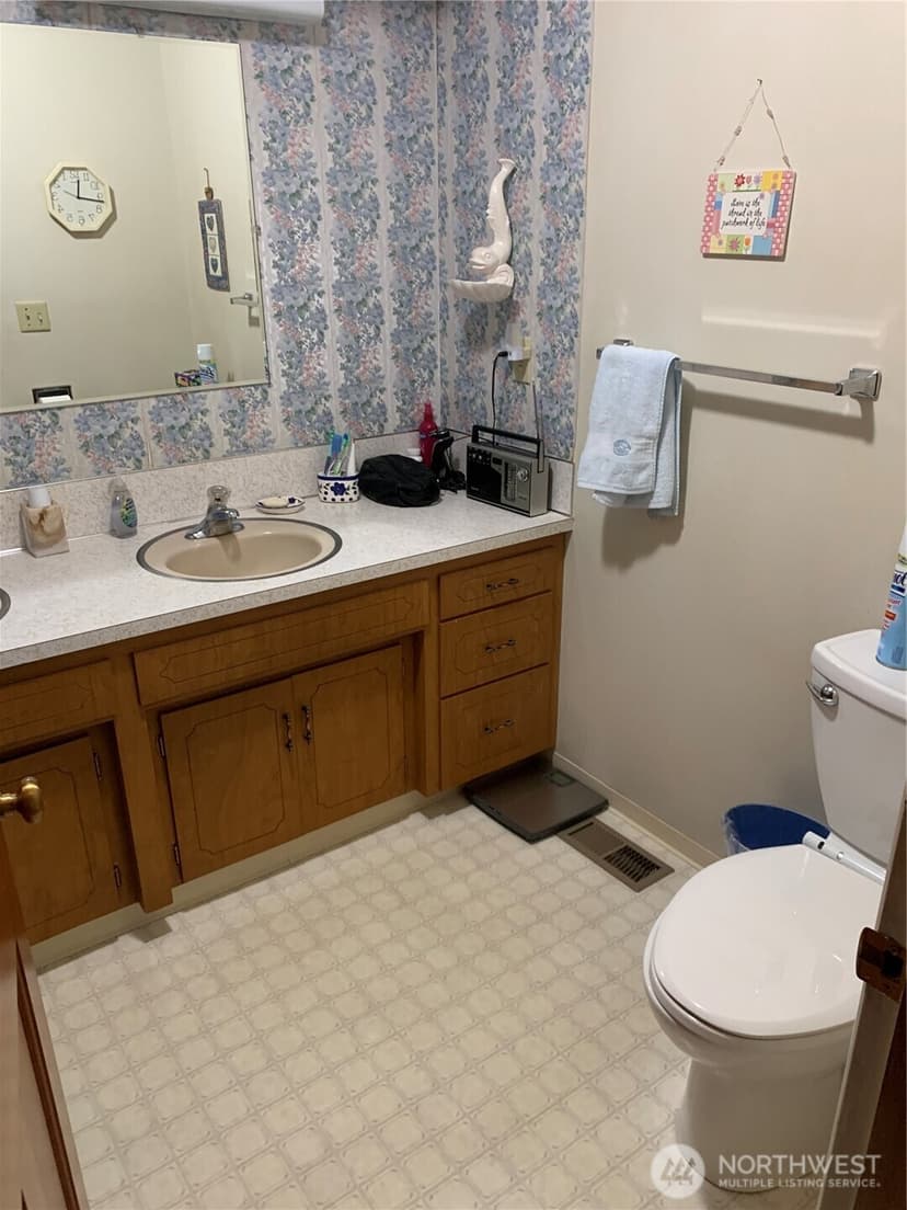 Property photo for 6205 36th Avenue E, Tacoma photo 7