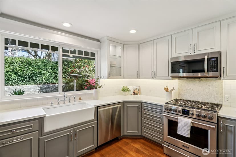 Property photo for 1606 33rd Avenue, Seattle photo 12