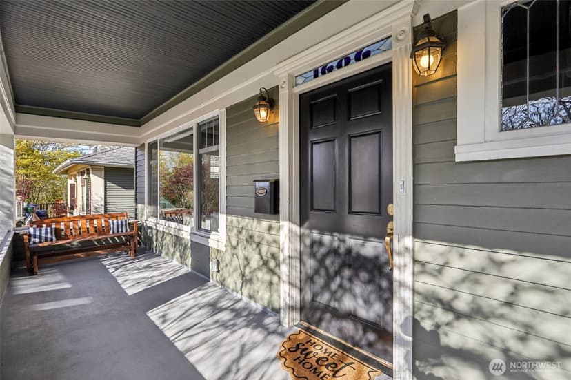 Property photo for 1606 33rd Avenue, Seattle photo 2