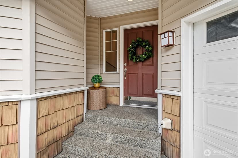 Property photo for 205 Newport Way NW #J1, Issaquah photo 2