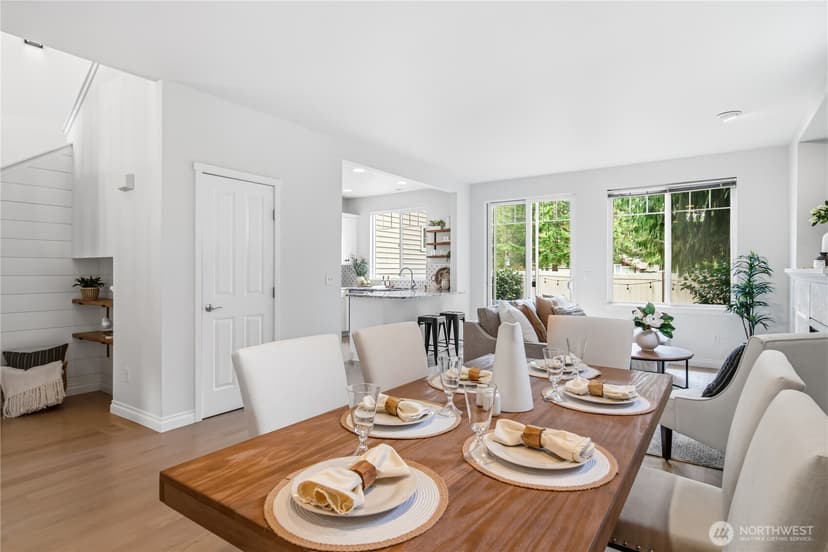 Property photo for 205 Newport Way NW #J1, Issaquah photo 6