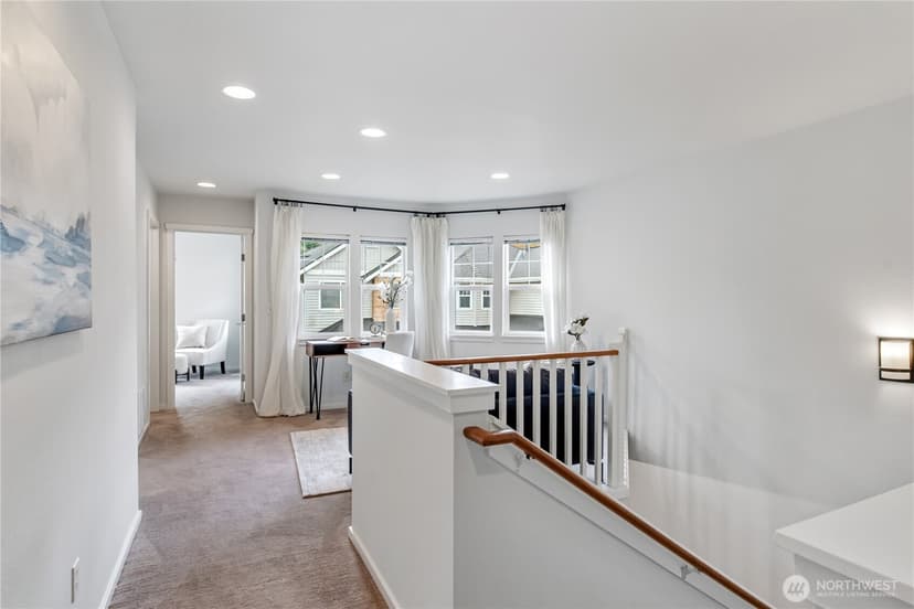 Property photo for 205 Newport Way NW #J1, Issaquah photo 25