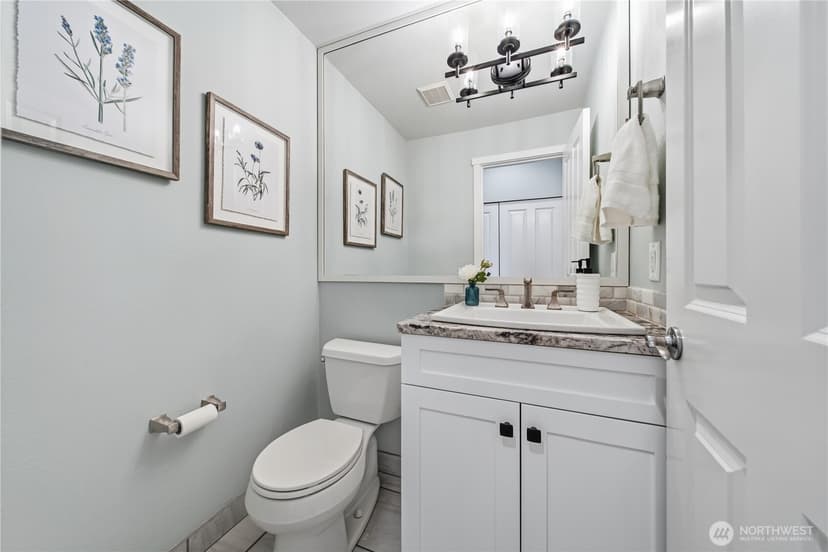 Property photo for 205 Newport Way NW #J1, Issaquah photo 18