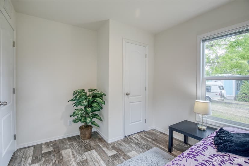Property photo for 810 Magellan Avenue NE, Ocean Shores photo 18