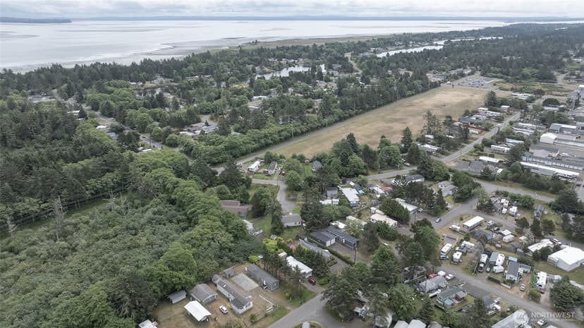 Property photo for 810 Magellan Avenue NE, Ocean Shores photo 34
