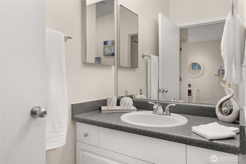Property photo for 2415 2nd Ave #540, Seattle photo 15