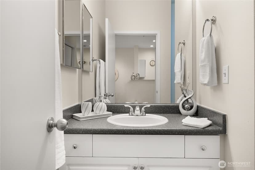 Property photo for 2415 2nd Ave #540, Seattle photo 16