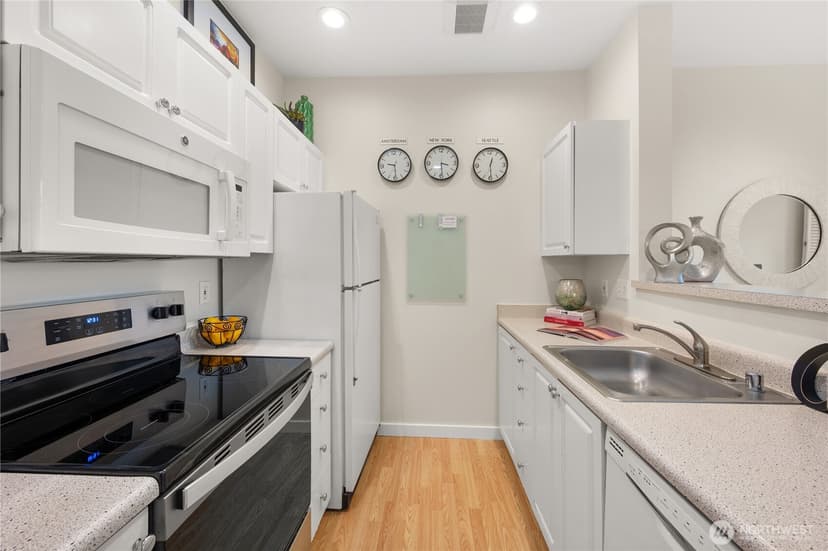 Property photo for 2415 2nd Ave #540, Seattle photo 6