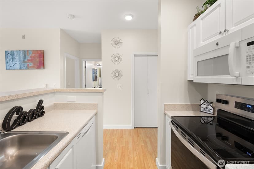 Property photo for 2415 2nd Ave #540, Seattle photo 12
