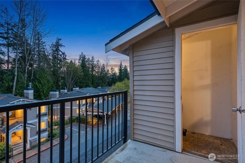 Property photo for 11215 NE 128th Street #L301, Kirkland photo 9