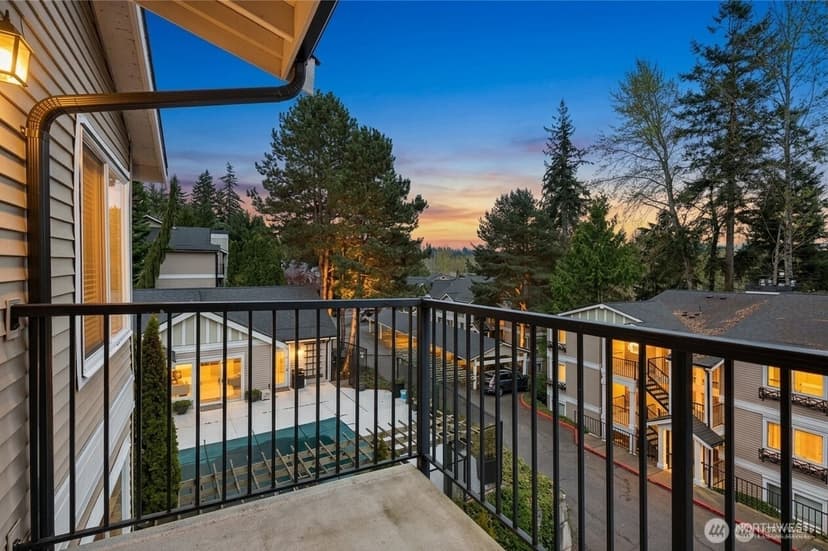 Property photo for 11215 NE 128th Street #L301, Kirkland photo 8