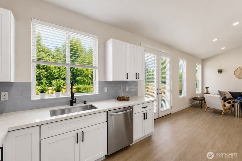 Property photo for 11014 6th Avenue W #B, Everett photo 3