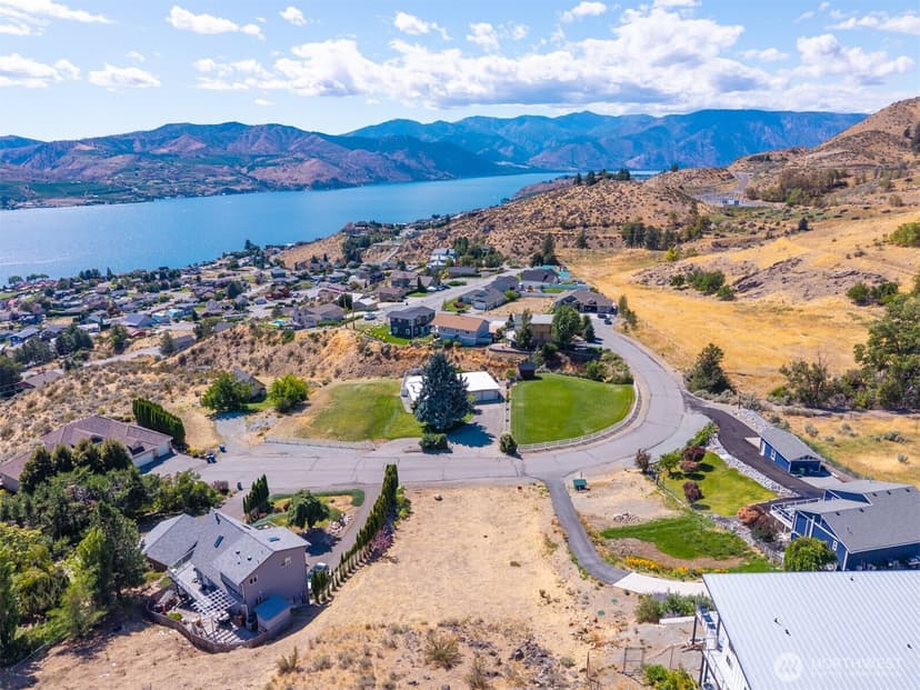 Property photo for 211 Pinnacle Place, Chelan photo 3