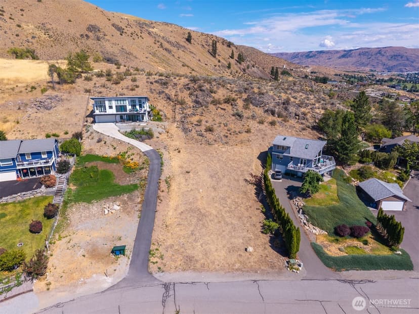 Property photo for 211 Pinnacle Place, Chelan photo 2
