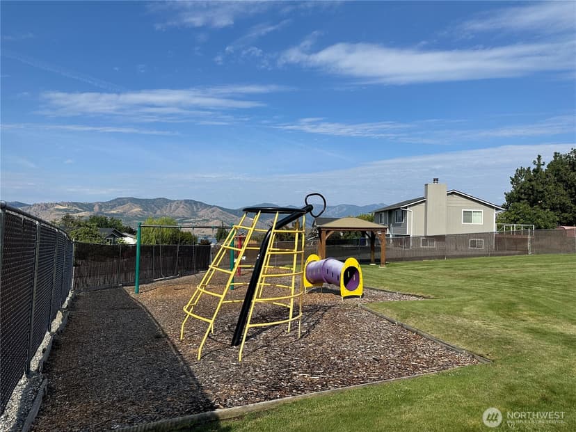 Property photo for 211 Pinnacle Place, Chelan photo 11
