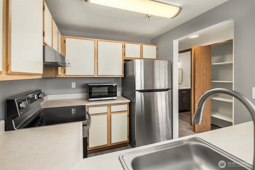 Property photo for 28602 16th Avenue S #301, Federal Way photo 4