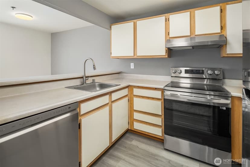 Property photo for 28602 16th Avenue S #301, Federal Way photo 6