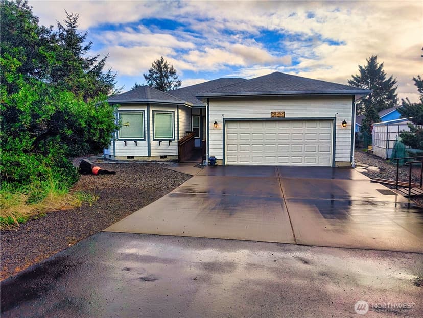 Property photo for 258 N Razor Clam Drive SW, Ocean Shores