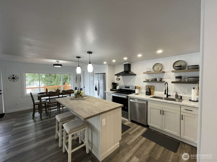 Property photo for 2319 SW Lake Roesiger Road, Snohomish photo 4