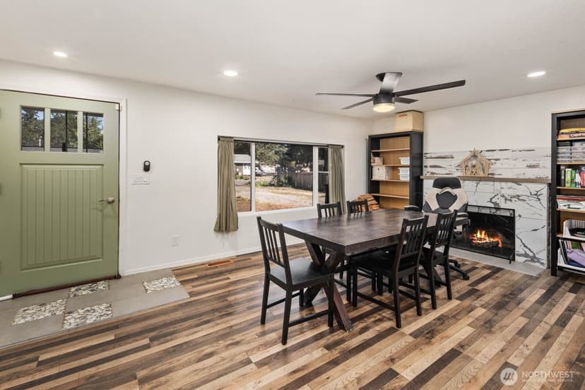 Property photo for 9808 Lawndale Avenue SW, Lakewood photo 14