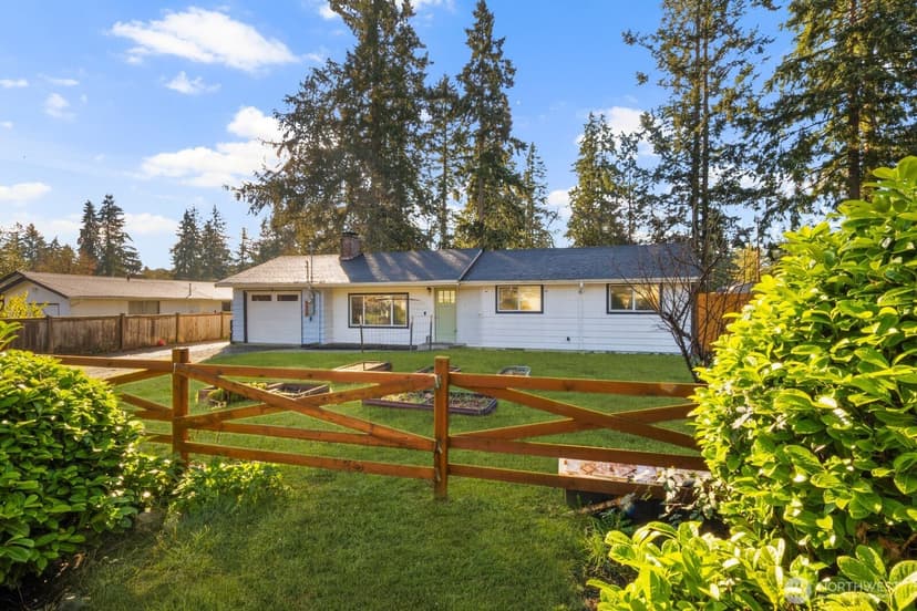 Property photo for 9808 Lawndale Avenue SW, Lakewood photo 3