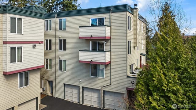 Property photo for 18100 15th Avenue NE #C314, Seattle photo 3